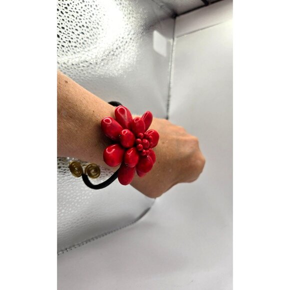 Amazing Red Leather Floral Bracelet Cuff with brass wrapped in black silk vintag - Picture 2 of 8